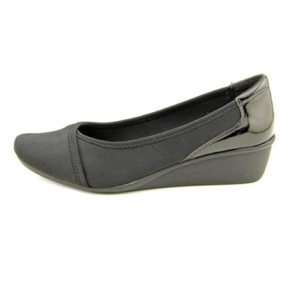KAREN SCOTT Nelly Closed Toe Wedge Pumps 7 - Picture 2 of 6